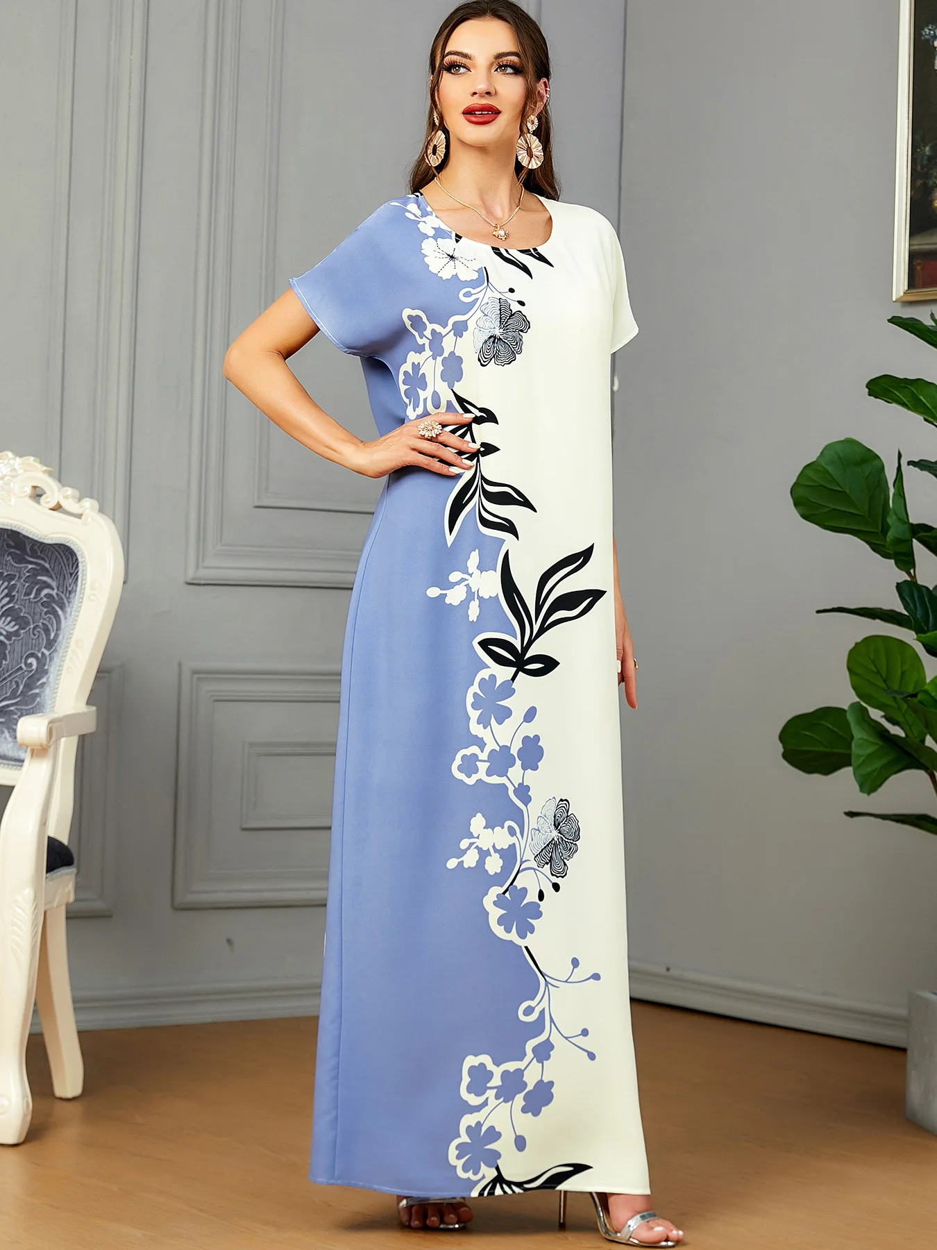 Muslim Luxury Fashion Long Dresses Classical Printed Round Neck Short Sleeve Elegant Casual Blue And White Abayas For Islamic