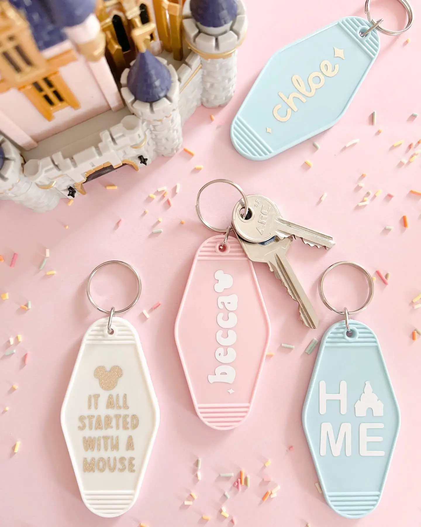 Wholesale Waterproof Motel Key Keychain Hallowen UV DTF Cup Wrap Cold Transfer Hotel Key Chains Design