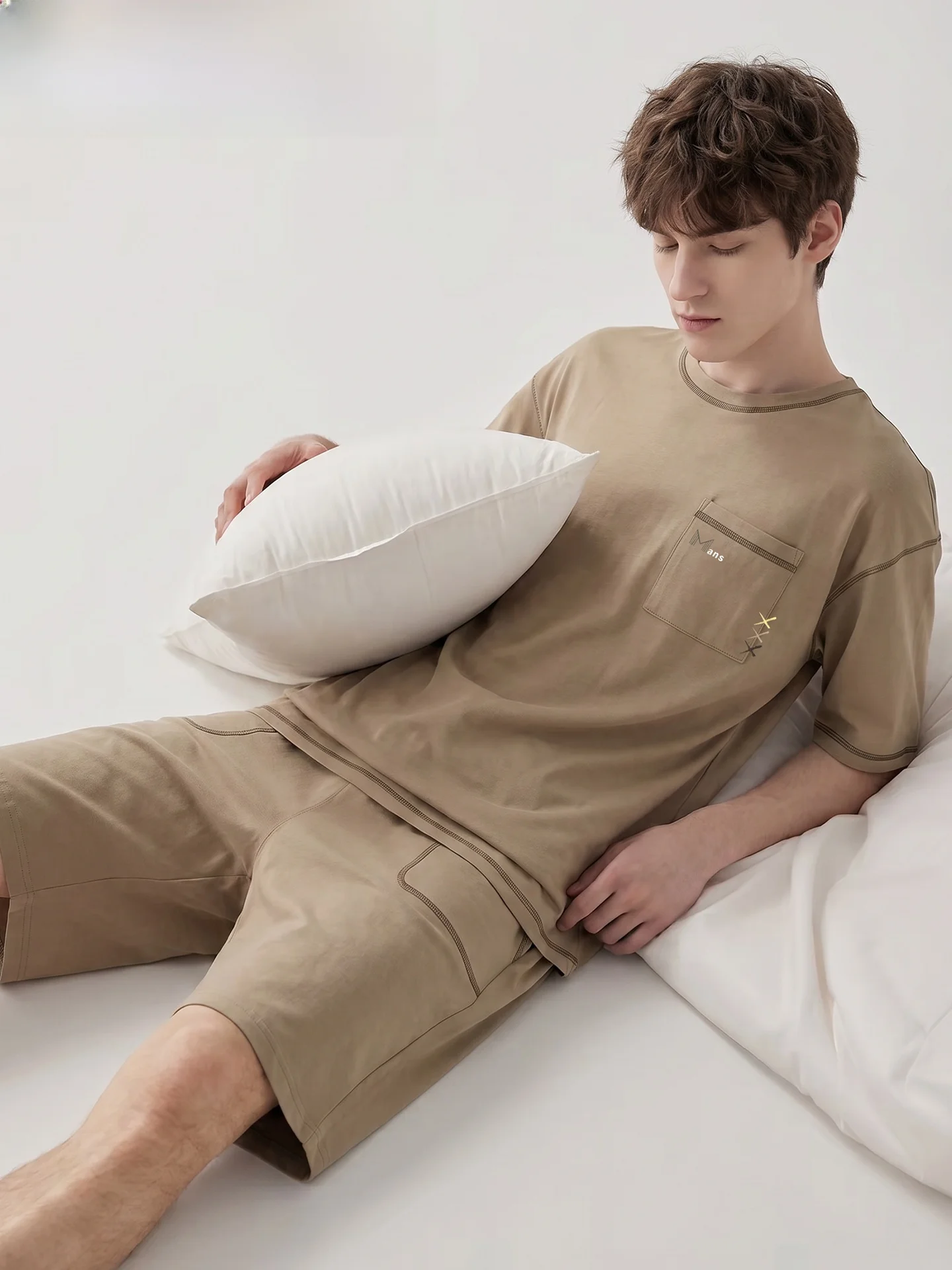 conjunto-de-ropa-de-dormir-para-hombre-corte-holgado-modal-y-algodon-estilo-veraniego-comodo-y-transpirable-camiseta-de-manga-corta-y-pantalones-cortos