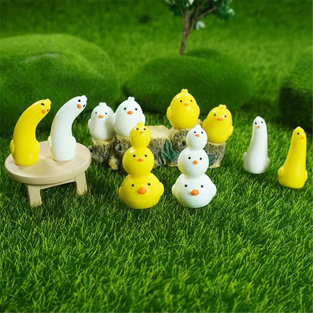 Creative Strange Chick Decor Yellow/White Figure Doll House Mini Furniture Oddly Shaped Luminous Chick Miniature Home Decoration