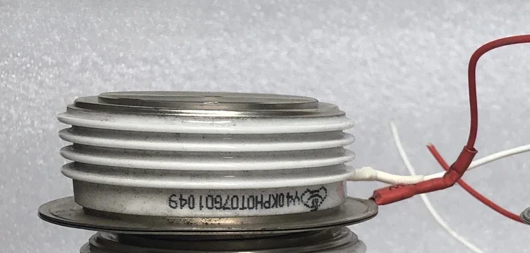 

Тиристор б/у Y35Y38Y40Y45Y50Y55Y60Y65Y70Y76Y89Y100KPE