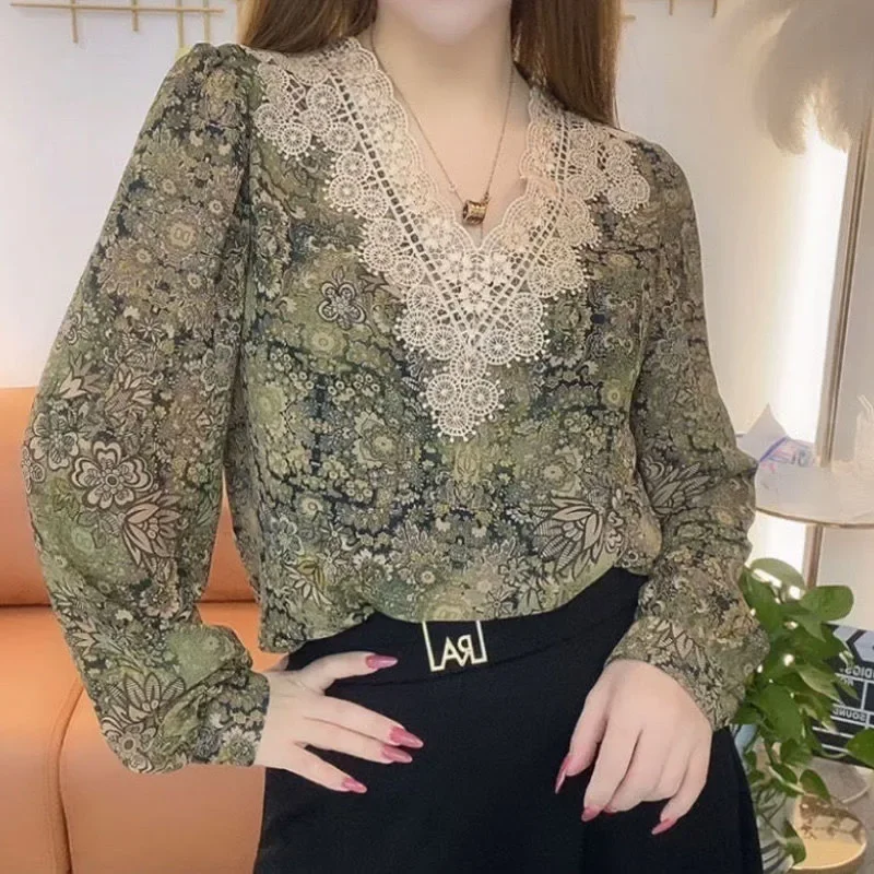 

Vintage V-Neck Floral Blouse Elegant Women's Clothing Korean All-match Long Sleeve Lace Spliced Printed Shirt Pullovers JJ100
