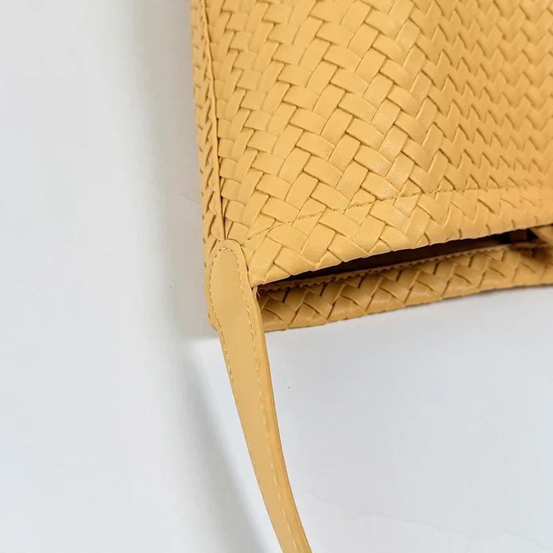 Koreanische Rattan-Geflecht-Unterarmtasche, Damen-Bucket-Tasche, Sommer-Strand-Reisetasche, Russische Trendige Einkaufskorb-Handtasche – Detail 5