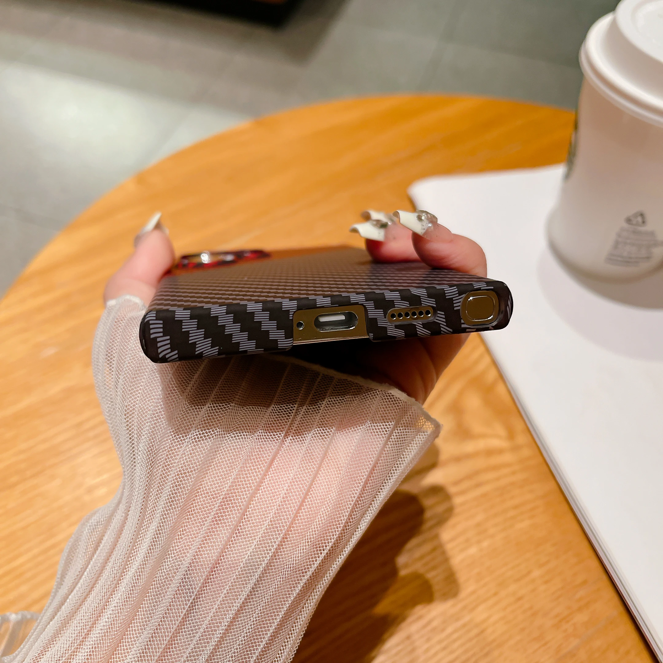 حافظة فاخرة رفيعة من ألياف الكربون لهاتف سامسونج جالاكسي S24 S23 S22 Plus Ultra Note 20 10 غطاء خلفي صلب غير لامع