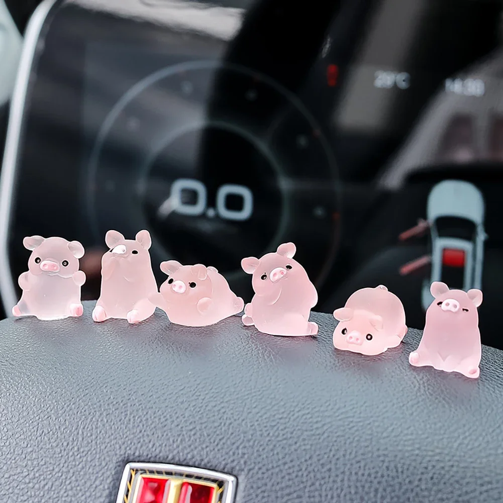 Auto Interior Accessories Resin Pink Pig Doll Car Center Console Ornament Car Rearview Mirror Decoration Bicycle Small Ornament