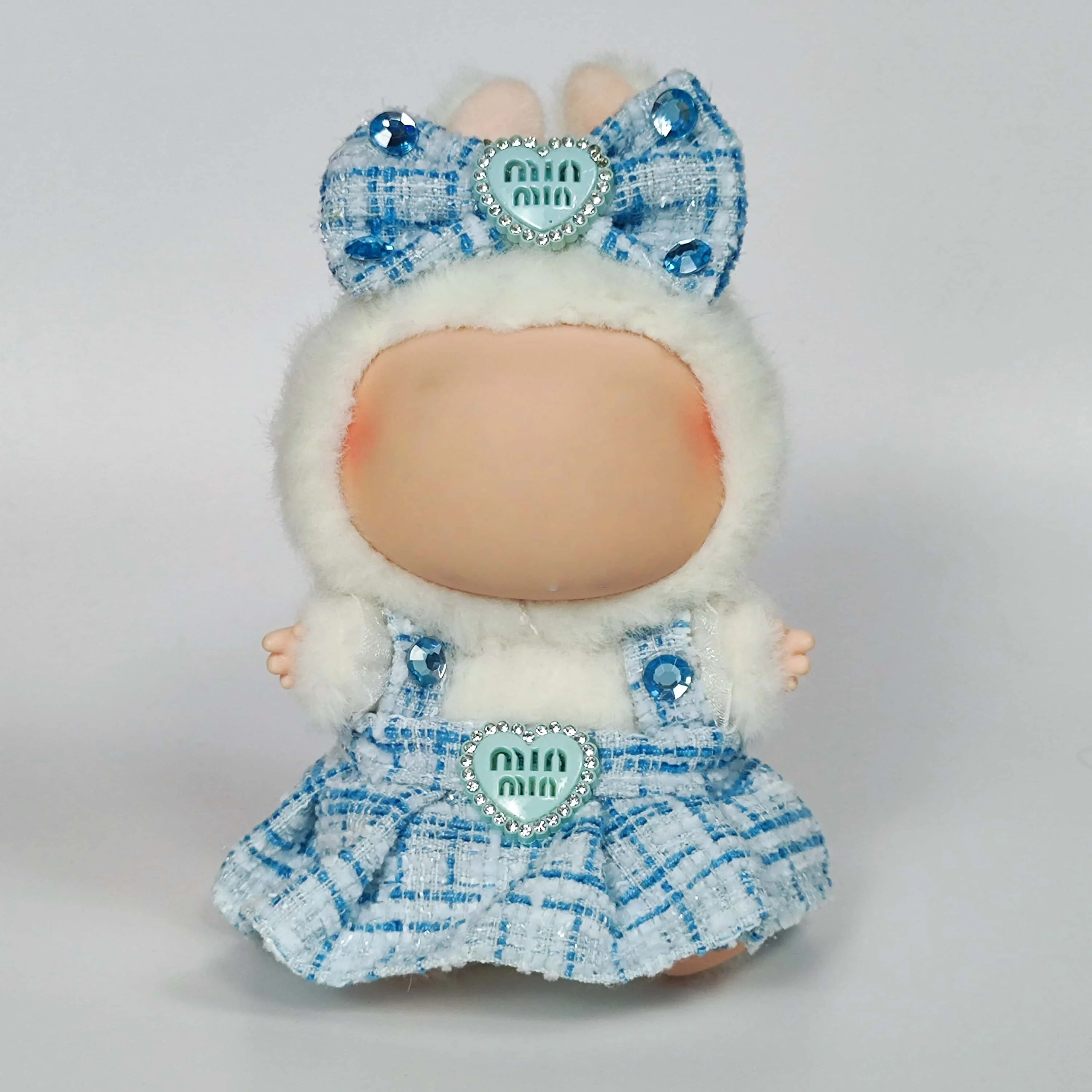 Conjunto de uniforme de grupo de niñas inspirado en K-pop, falda y suéter, gafas de sol coloridas, ropa de muñeca Labubu de 17 cm