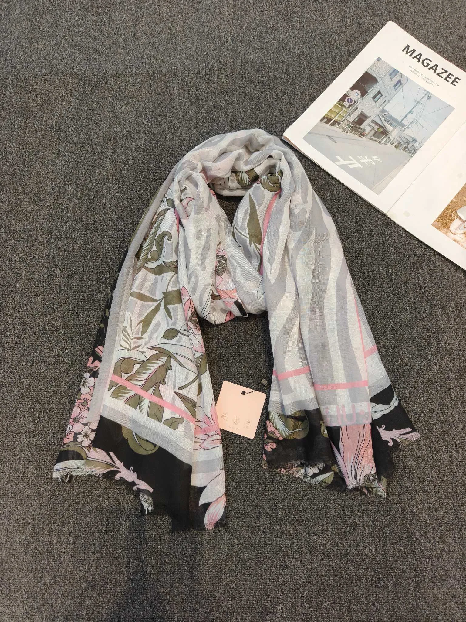 European and American style Italian original single scarf, sun shading lightweight beach towel, printed large-sized shawl view 5