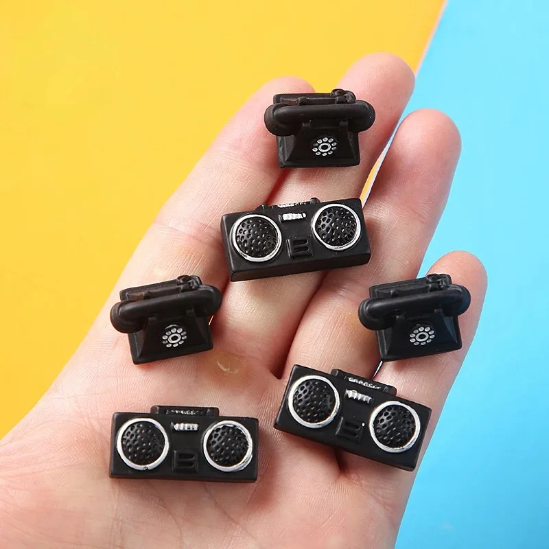 10 pçs mini diy resina retro preto rádio telefone 3d esculturas estatuetas decoração do quarto estátuas jóias figuras decorativas em miniatura