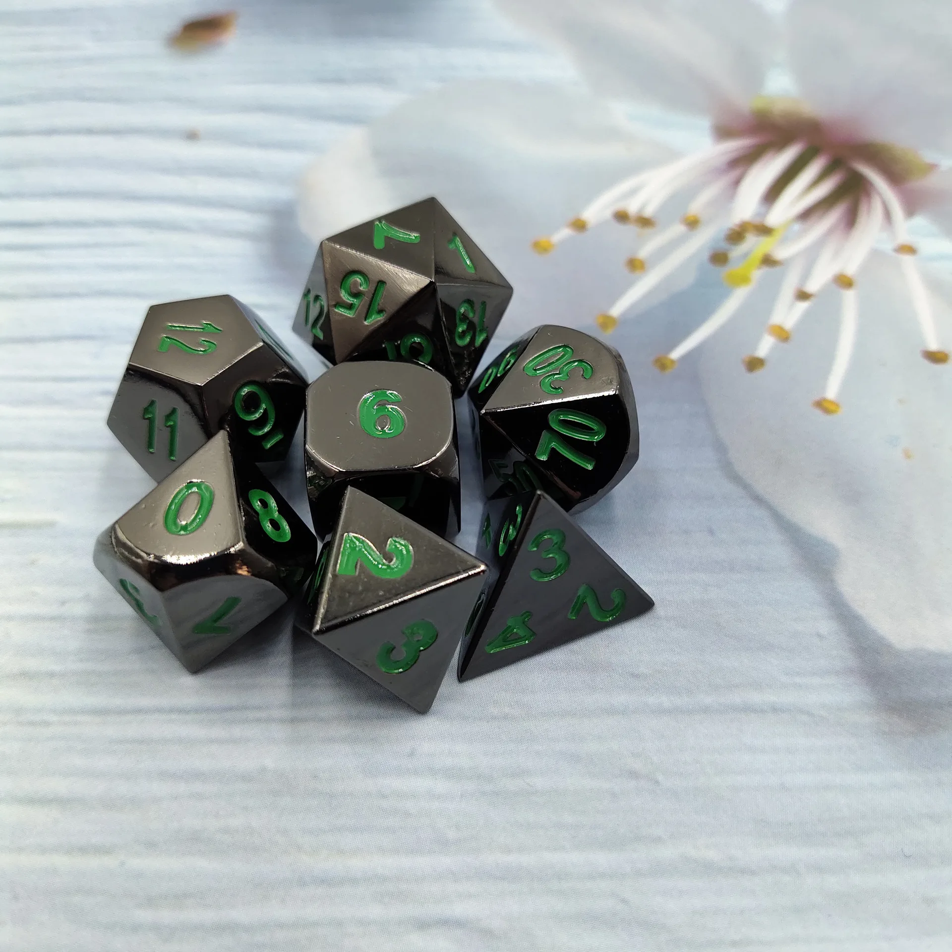 

Набор гальванических игральных костей для ролевых игр DND, металлические многогранные игральные кости, геометрические кости для подземелий и драконов для настольных игр