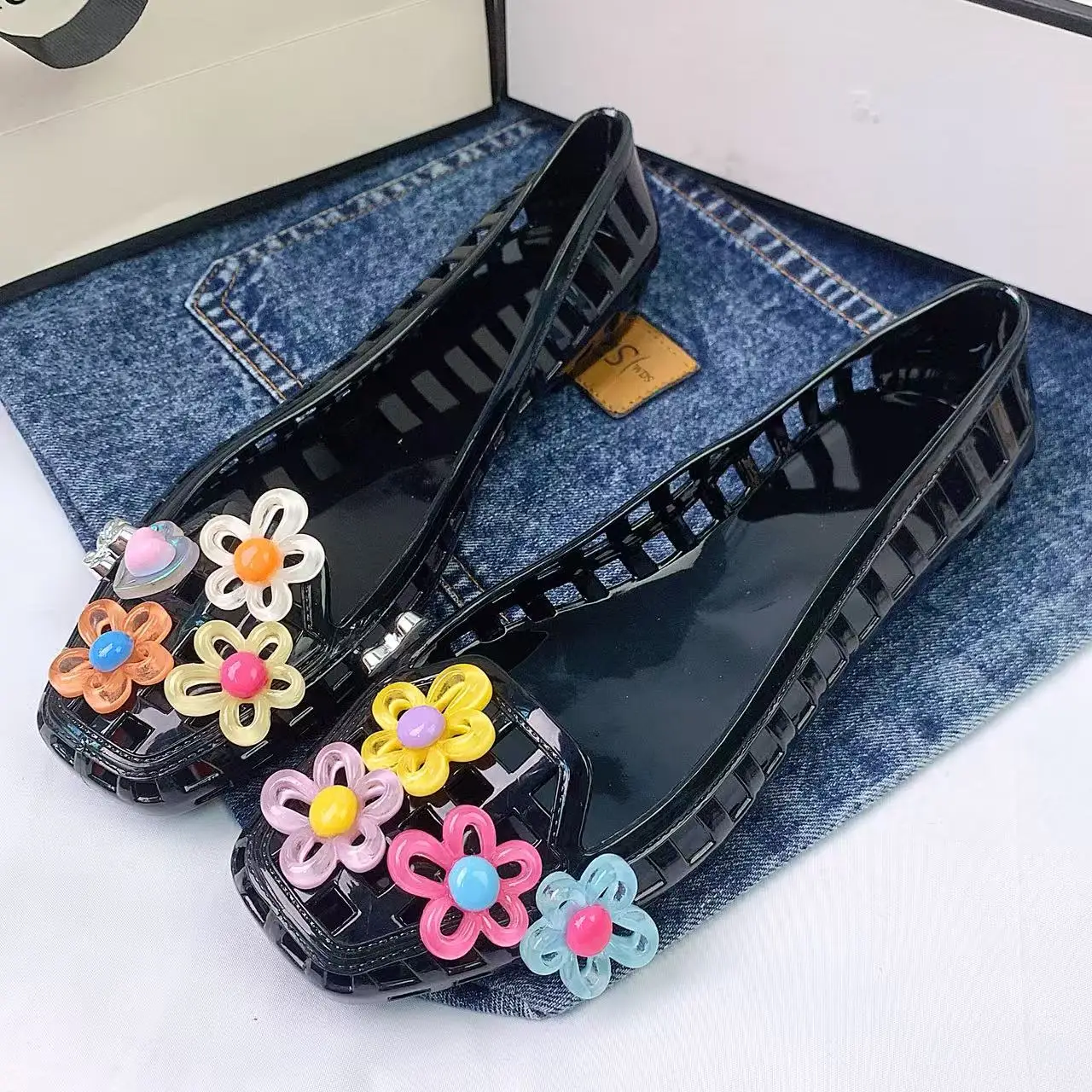 Fashionable Women's Shoes Jelly Crystal Shoes Women's Shoes Rainbow Flower Set Accessories Crystal Shoes Sandals Jelly Shoes Slip-On Slippers view 4
