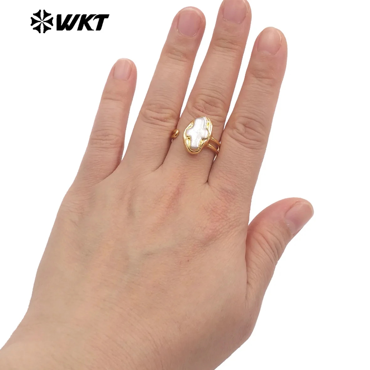 

WT-MPR126 Hot Sales Natural Freshwater Pearl Ring With Gold Plated Open Size Cross Shape Elegant Style For Valentine's Day Gift