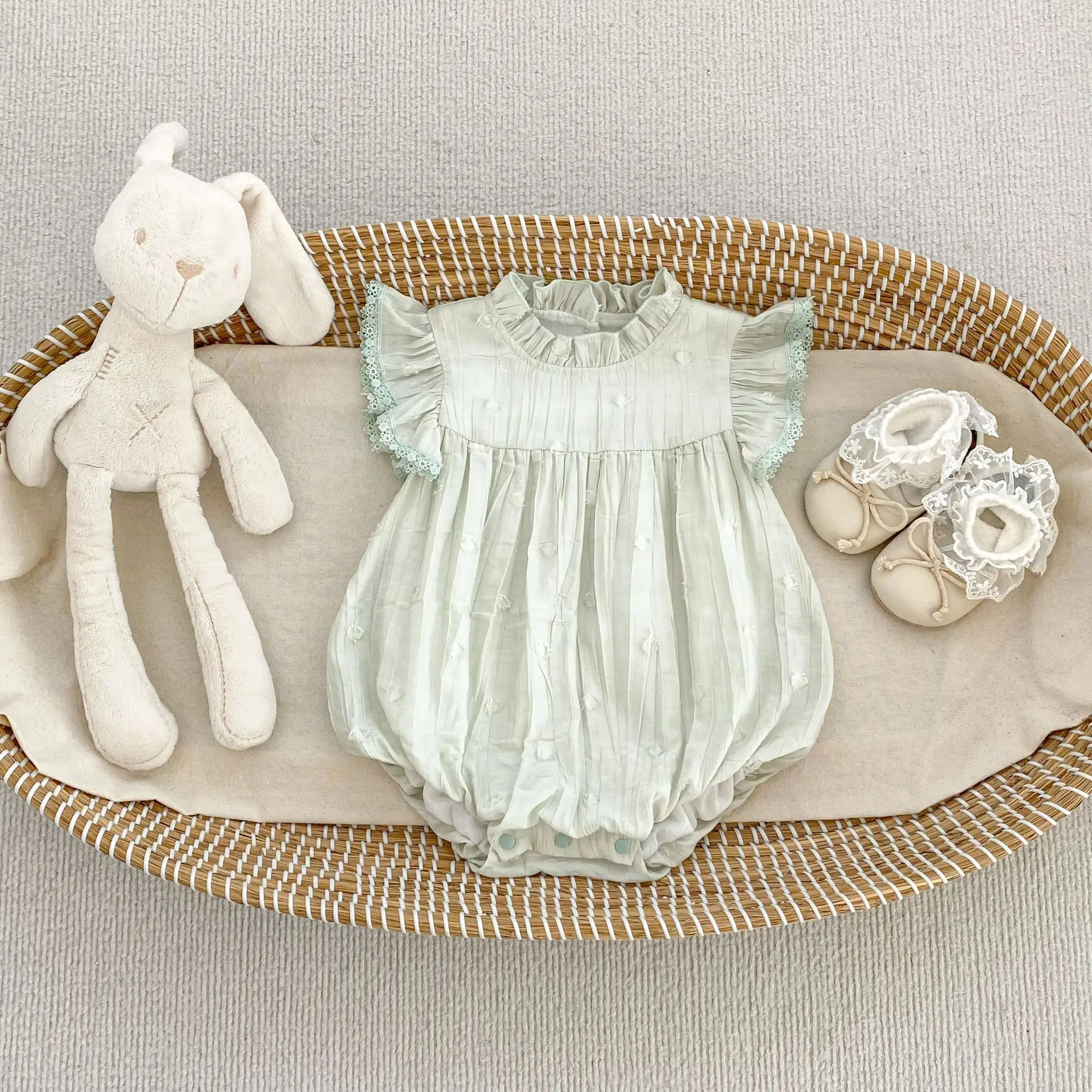 2026 Summer New Baby Girl Cute Flying Sleeve Bodysuit Solid Infant Girl Sweet Lace Collar Princess Jumpsuit Cotton Clothes 0-24M