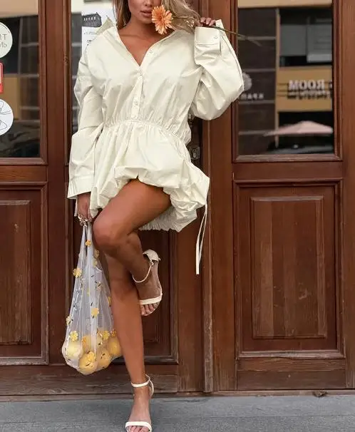 Abito da donna 2026 Abito estivo su misura stile da ragazza fresco e dolce con risvolto e abito camicia a forma di bocciolo di fiore cinccato in vita