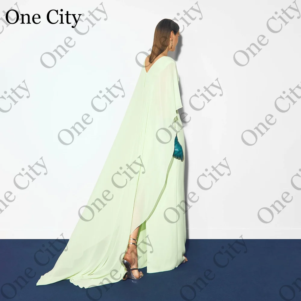 エレガントなライトグリーンのシフォンケープイブニングガウン、深いVネック、ビーズ付きウエスト、フォーマルなプロムパーティードレス、女性用、カスタムメイドエレガントなライトグリーンシフォンケープイブニングガウン深V首ビーズされたウエスト女性のための正式なプロパーティードレス カスタマイズされたفساتيン سهرة