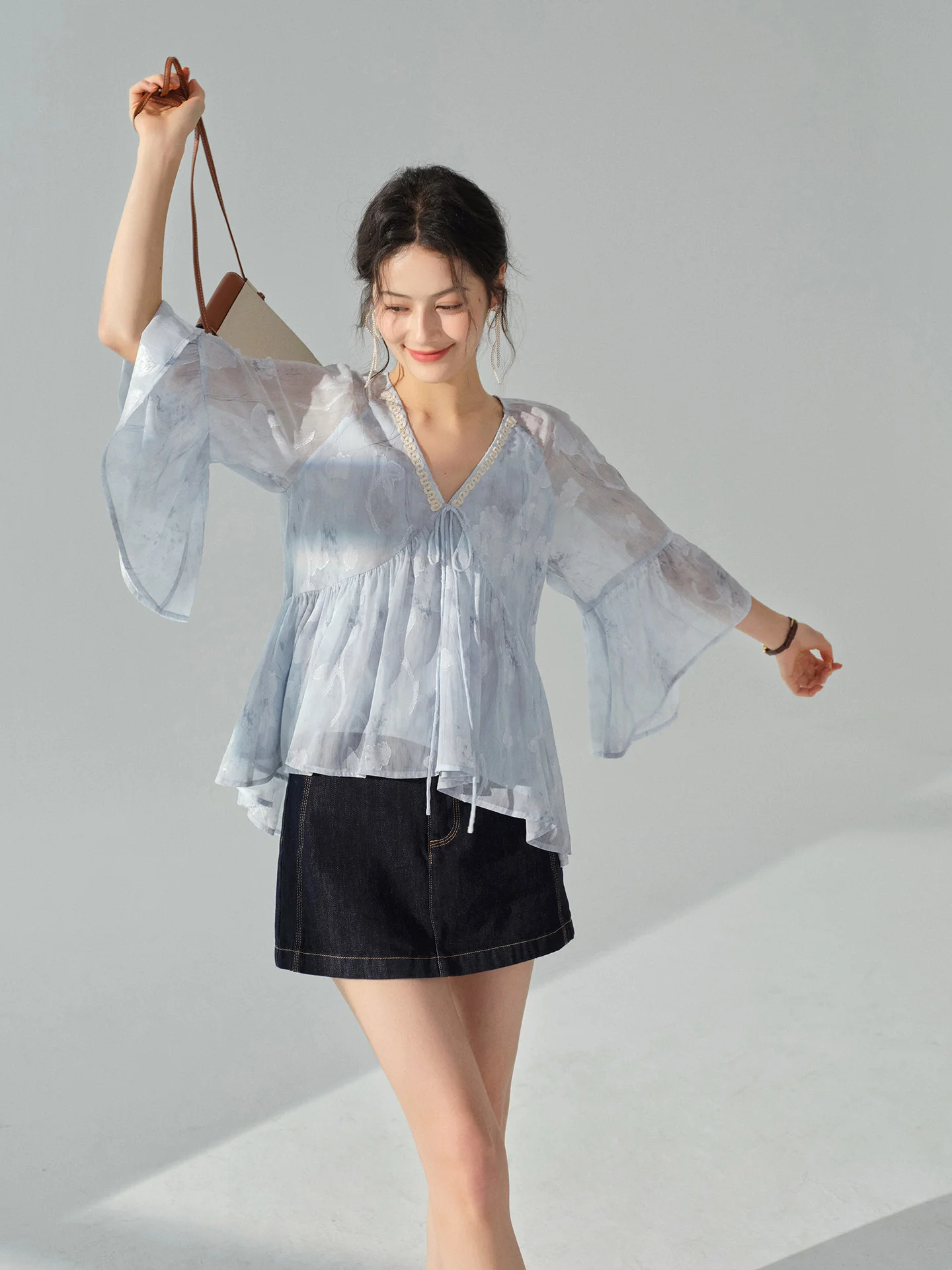 Blusa elegante con volantes y cuello en V, Top ligero de gasa con retazos, camisa informal holgada de manga larga para mujer, ropa diaria de otoño