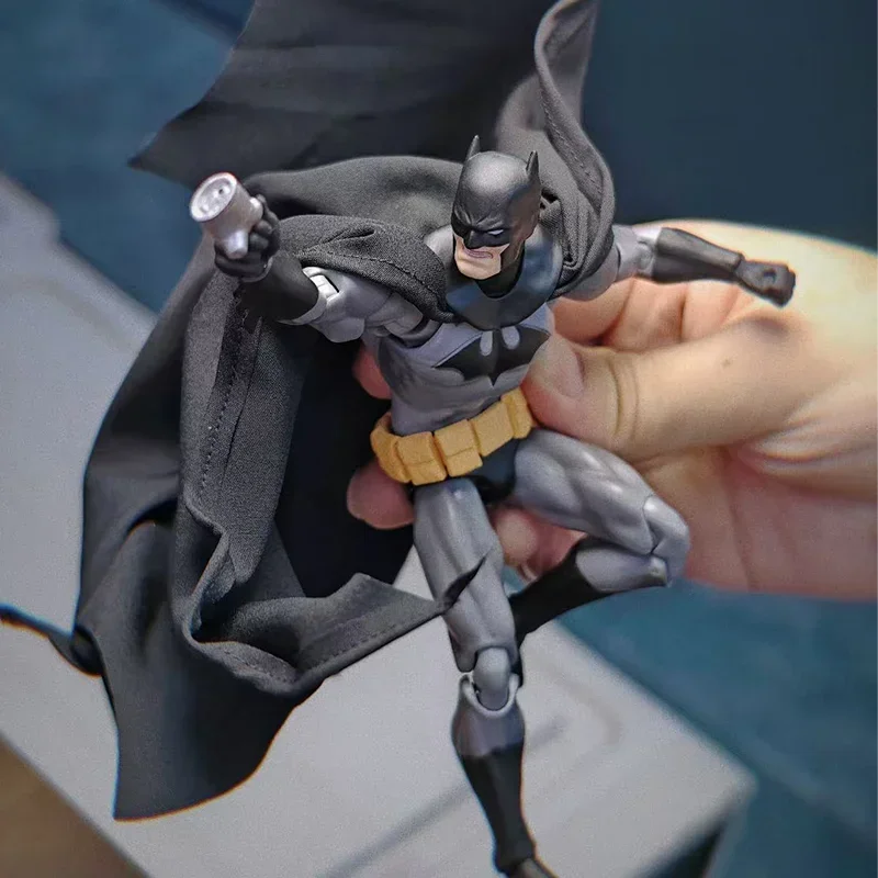 Originale CT Toys Batman Figura Mafex 126 DC Justice League Hush Action Figure Il Cavaliere Oscuro Collezione Figurine Giocattolo per Bambini