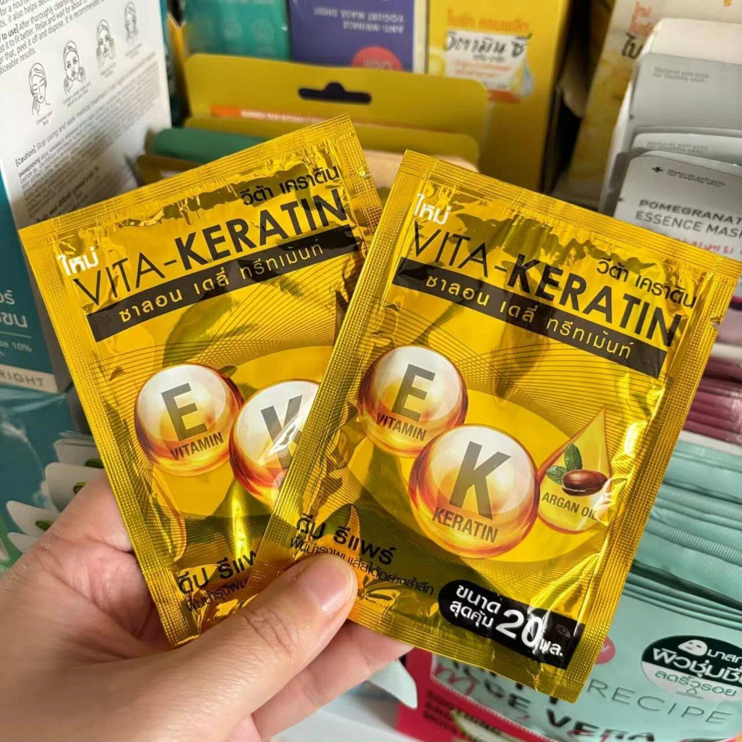 Thai VITA KERATIN Hair Mask 2x20ml Sachets, Restores Damaged Hair with Nutrient-Rich Formula, Intensive Nourishing Treatment