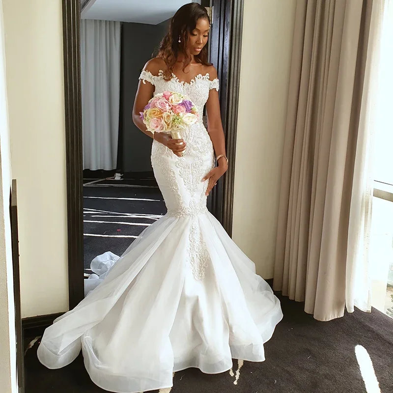 

Customized Off The Shoulder Appliques Lace Country Garden Wedding Gowns Sweep Train African Women Backless Bridal Dresses Robe