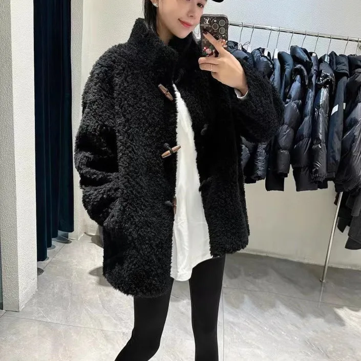 UMI MAO Schaffell Lammfell Mantel Frauen Mit Horn Tasten Volle Wolle Pelz Integrierte Schaffell Echtpelz Jacken Femme