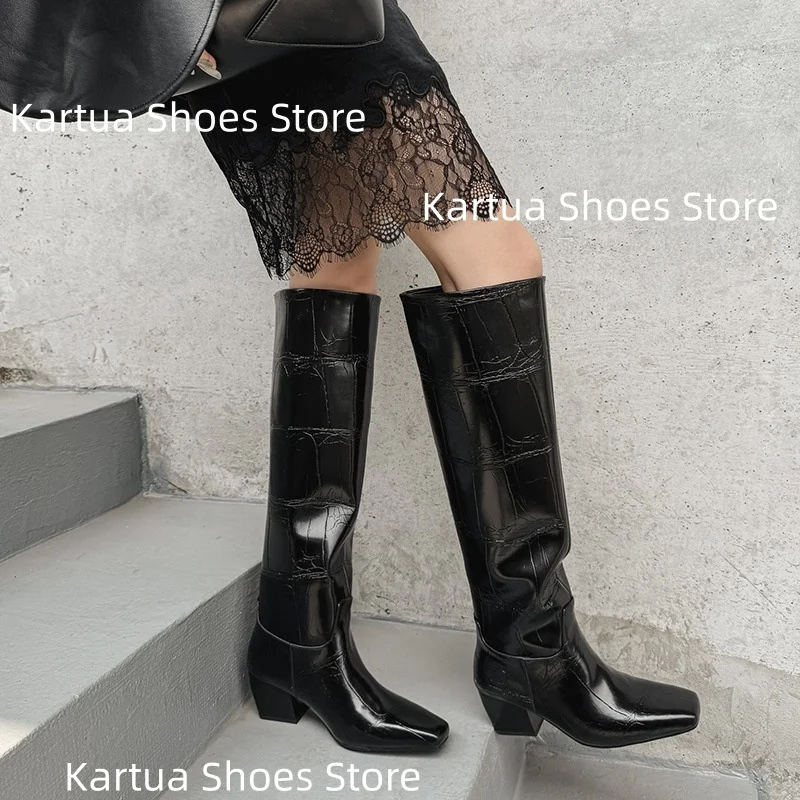 Women's Crocodile-Pattern Knee-High Boots Square Toe Block Heel Design Modern Luxurious Autumn Ladies Classic Daily Street Botas