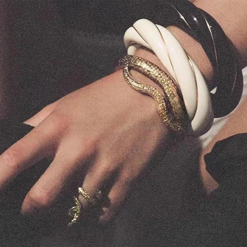French Niche Design Dopamine-Colored Gilt-Edged Resin Twist Bracelet Women Fashion High-Grade Bracelet Opening