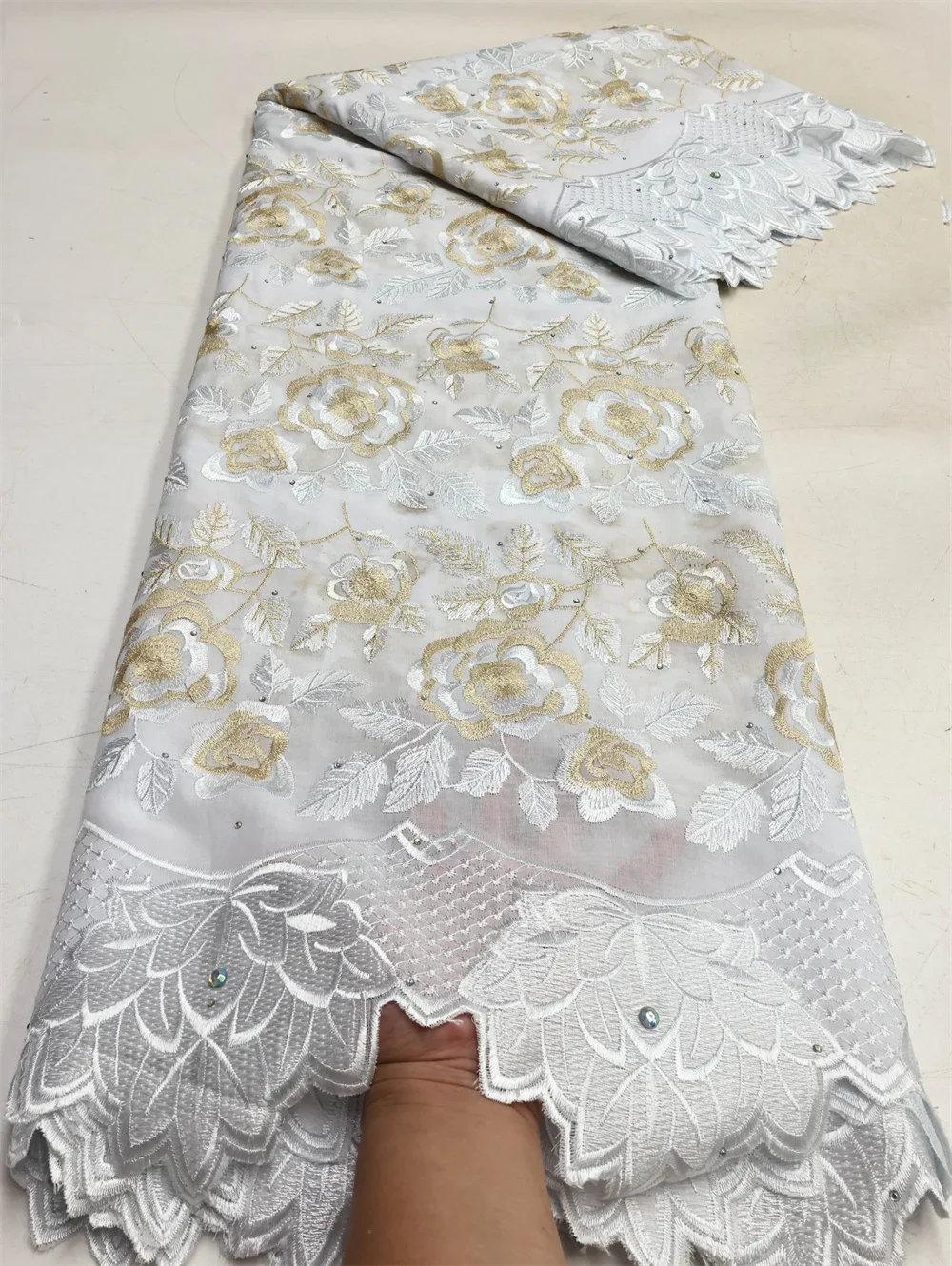 5 หลาผ้าฝ้ายแอฟริกัน Swiss Voile ลูกไม้ผ้าขายร้อนไนจีเรียปักสไตล์สําหรับสตรีชุดราตรีเย็บ