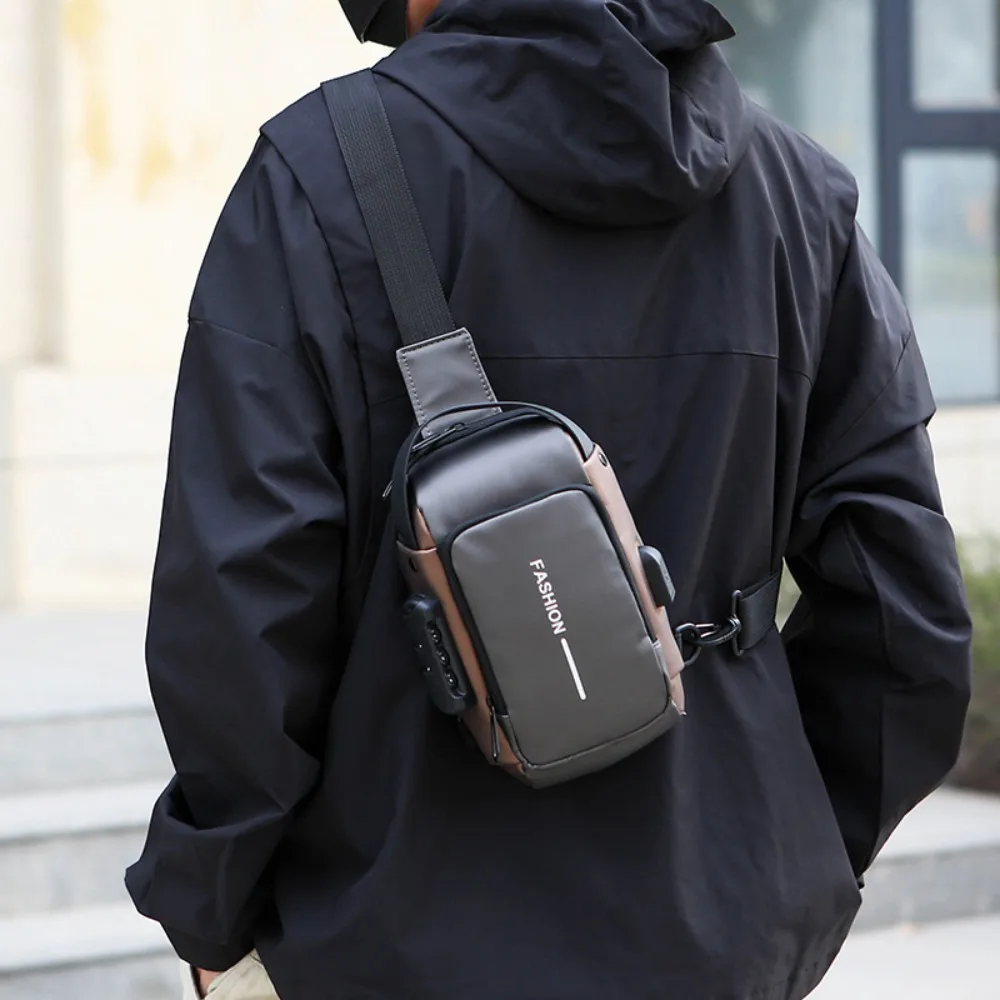 

Men's cycling locomotive combination lock anti-theft men's crossbody breast bag outdoor sports usb interface