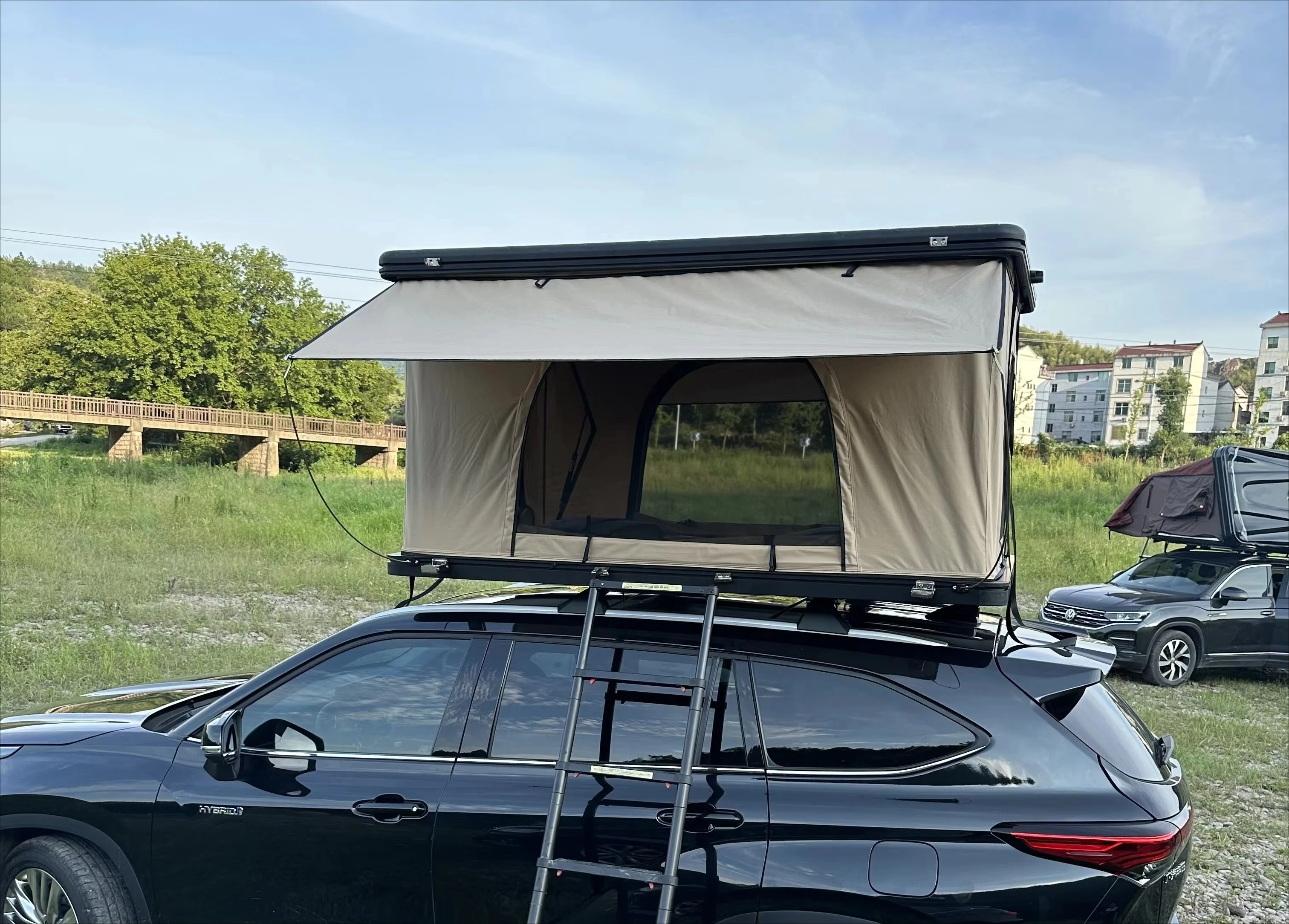 

4x4 SUV Universal High Quality Hard Alloy Camping Tent Car Roof Top Tent for 1-3 Person