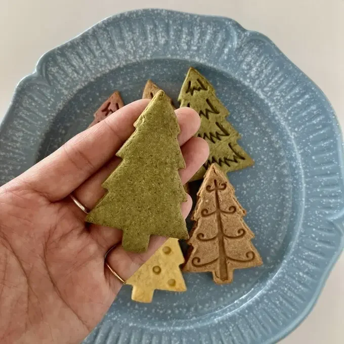 Christmas Tree Cookie Cutters Biscuit Mold Japanese Cute Cartoon Large and Small Fondant Tree Cutting Mold DIY Baking Tools