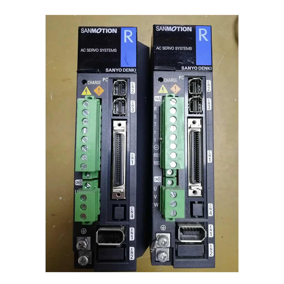 Original Sanyo RS2A03A0AL0WA0 R2AA06040FXH00 Servo Drive & Motor