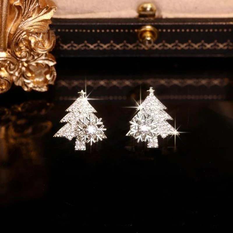 Huitan Trendy Weihnachtsbaum Ohrstecker für Frauen Voll Bling Bling CZ Romantische Schneeflocke Winter Ohrringe Statement Schmuck