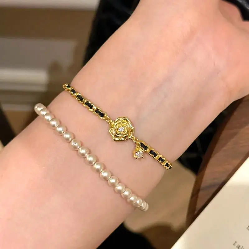 

Charm rose Flower Bracelets for women Vintage Palace Style Light Luxury Bracelet Wedding Party Romantic Jewelry