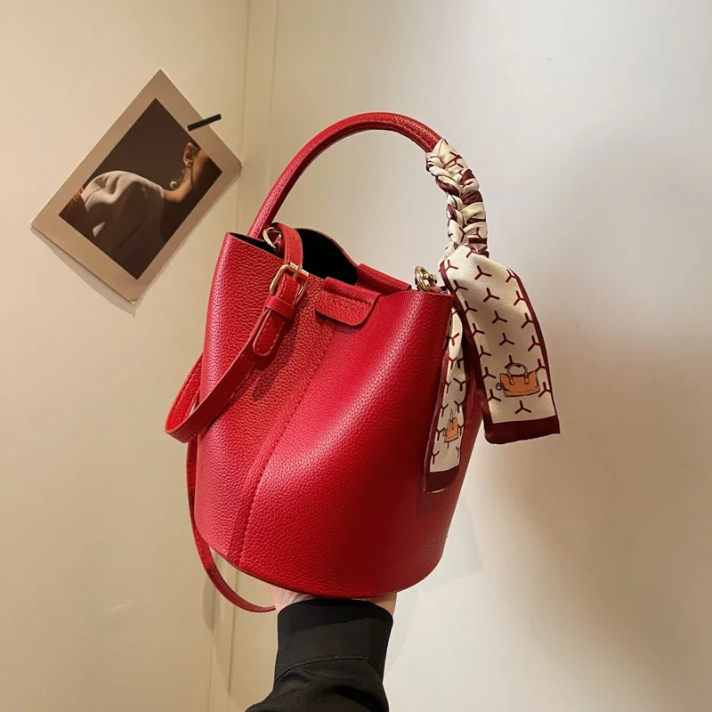 Super Popular Fashion Solid Color Magnetic Buckle Silk Scarf BucketBag New High-quality Simple Versatile ShoulderBag Hot Selling