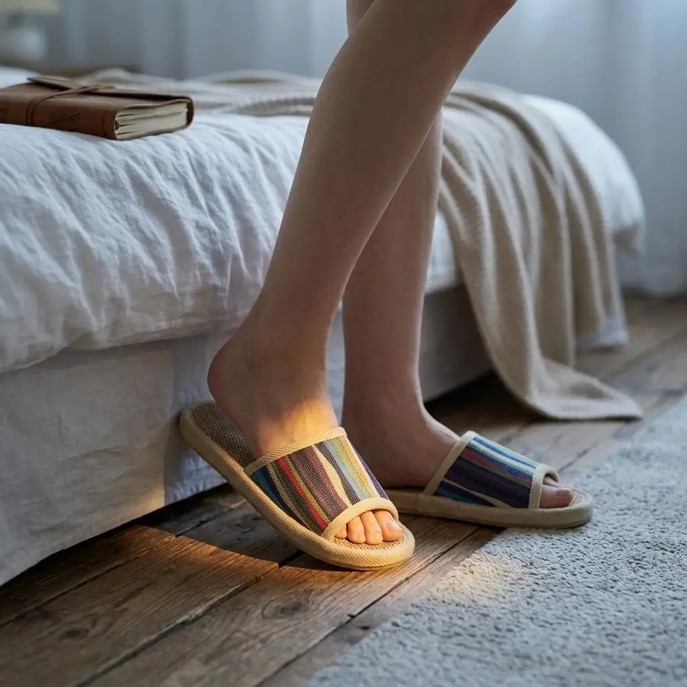 Gestreifte Leinen-Hausschuhe mit offener Zehenpartie für Damen, atmungsaktive Leinen-Slipper mit rutschfester Sohle für den Innenbereich, Schlafzimmer-Hausschuhe – Detail 7