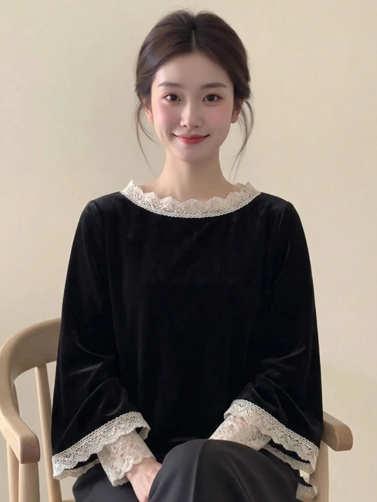 

Ele Bla Velvet Lace Splicing Top Slimming Long Sve Women's Faion Winter New Sle Commute Sle Корейская версия Str...