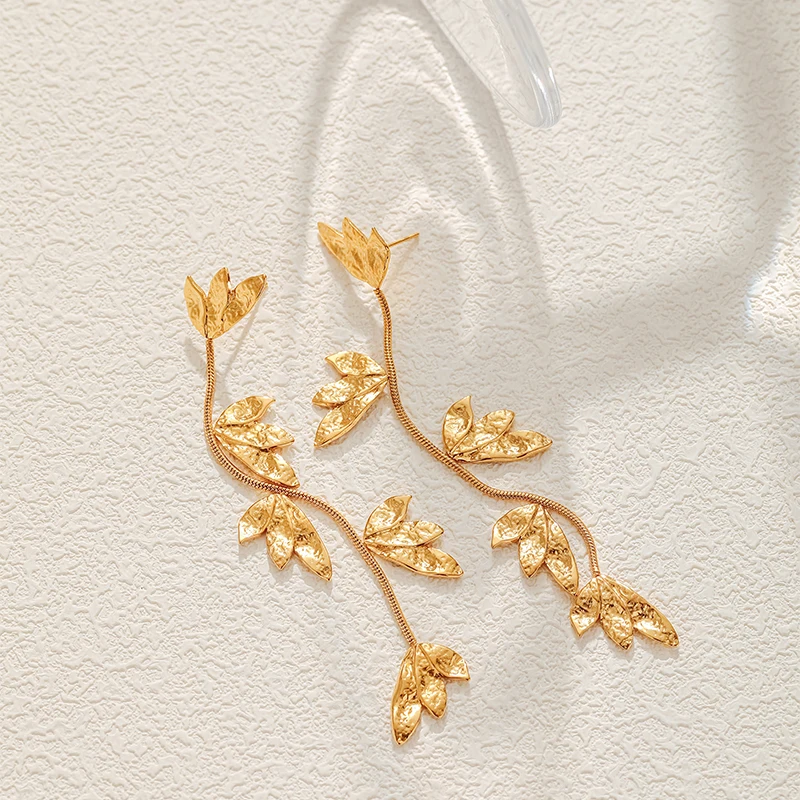

PAPERPLUS | Gold Leaf Earrings for Women.Stainless Steel.1Pcs.Long Glamour Ear Jewelry.Charm Party Accessory.Unique.New