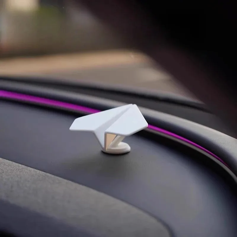 1pc Car Small Ornaments Drifting Paper Airplane With Vehicle Accessories Interior Decoration Cute Decor Automobiles Parts