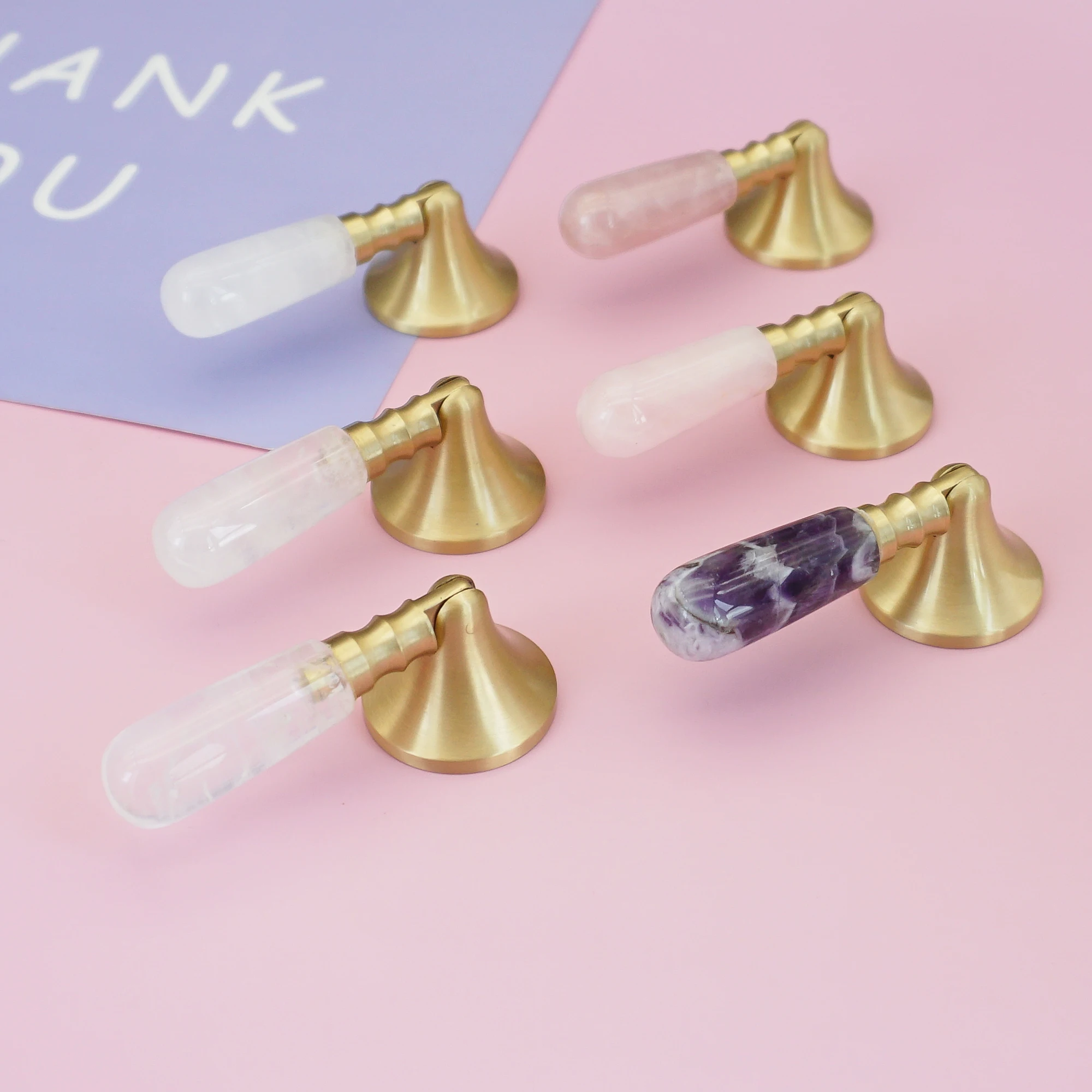 Furniture Hardware Drop Pulls - คริสตัลสีชมพูธรรมชาติ + ที่จับลิ้นชักทองเหลืองแท้ ที่จับตู้ไวน์ อุปกรณ์จับเฟอร์นิเจอร์สุดหรู อุปกรณ์ตกแต่งครัว