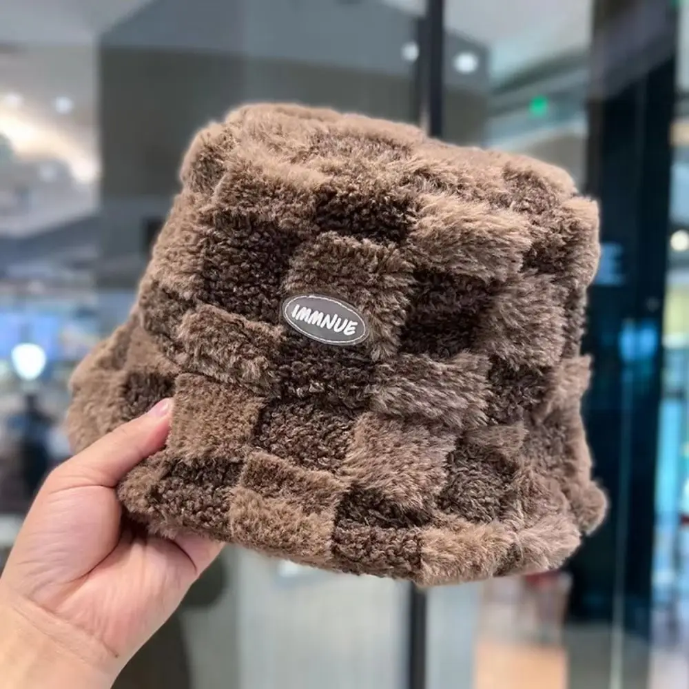 

Plaid Checkered Women Bucket Hat Faux Fur Adjustable Winter Fisherman Hat Warm Wind-Resistant Lamb Wool Fisherman's Hat