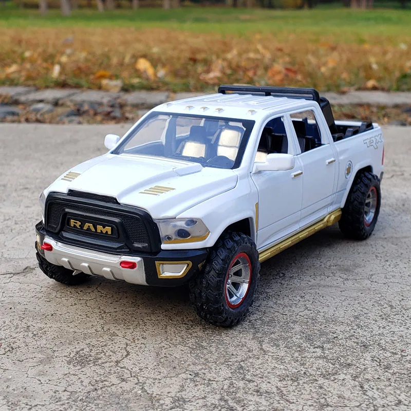 1:32 Simulation Alloy Car Model Dodge-Ram TRX Pickup Metal Pull Back Car Sound And Light Pull Back Boy Toy Gifts Vehicle