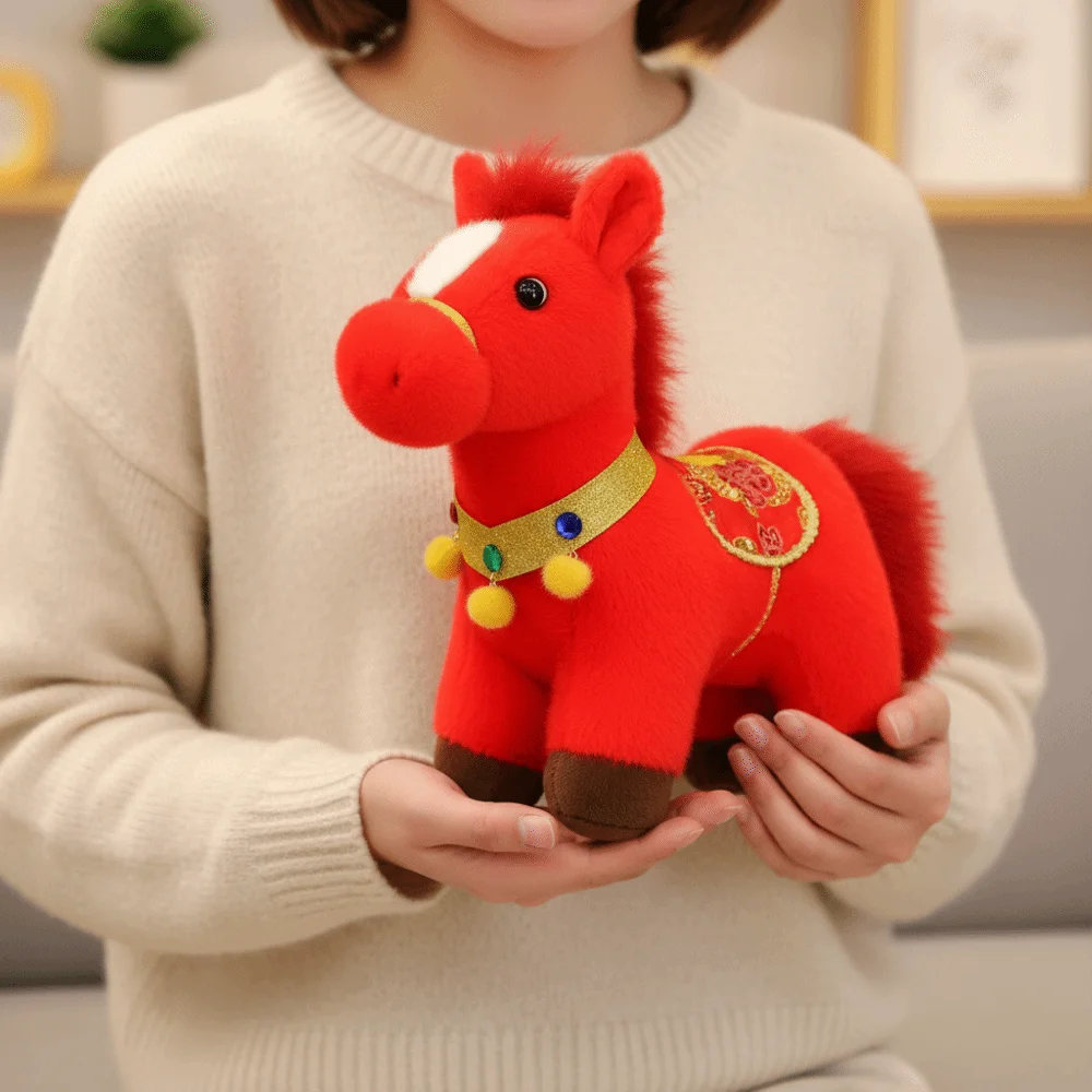 Grappige mascotte poppen 2026 paard pluche pop geluk creatief gevuld paard speelgoed schattig pluizig dierenriem pony beeldje jaar van paard