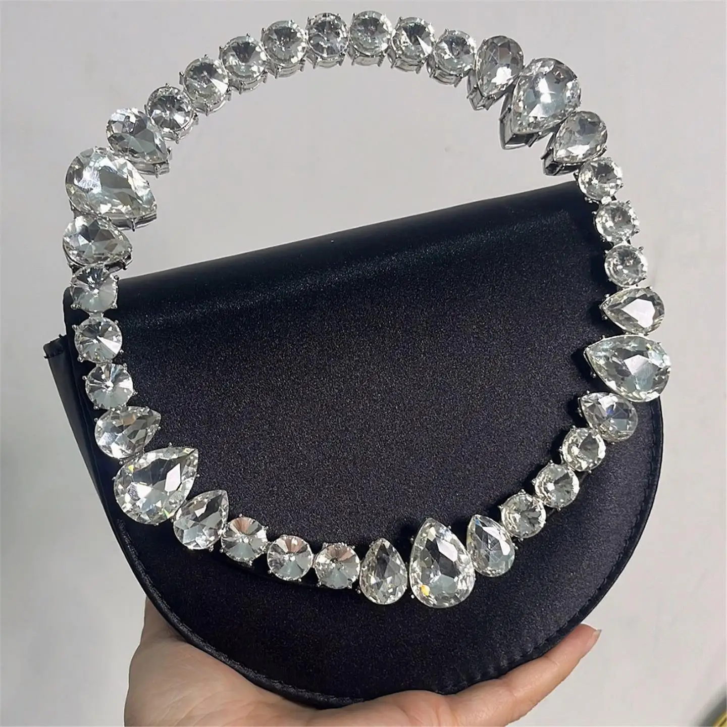 

2025 New Fairy Bag Embellied Diamond Waterdrop Saddle Bag Silk Evening Single oulder Slant Cross Bag Ladies Hobo Bag