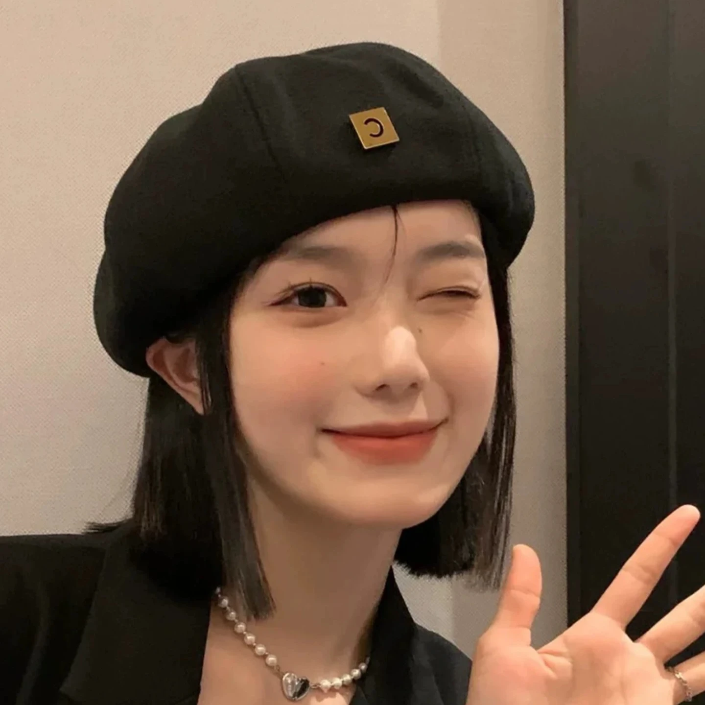 C-shaped beret women's autumn black knitted hat spring and autumn breathable Japanese face painter hat
