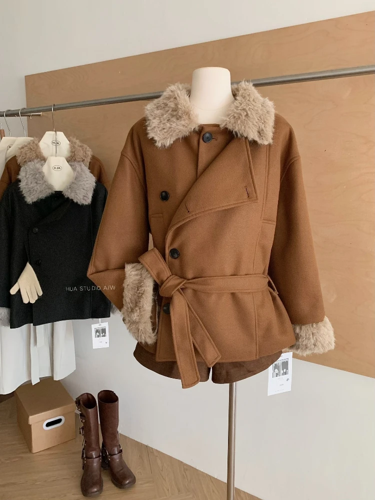 معطف صوف دافئ أنيق عتيق للنساء معطف شتوي فضفاض بحزام سميك مع ياقة من الفرو الصناعي ملابس خارجية دافئة أنيقة على الطراز القديم