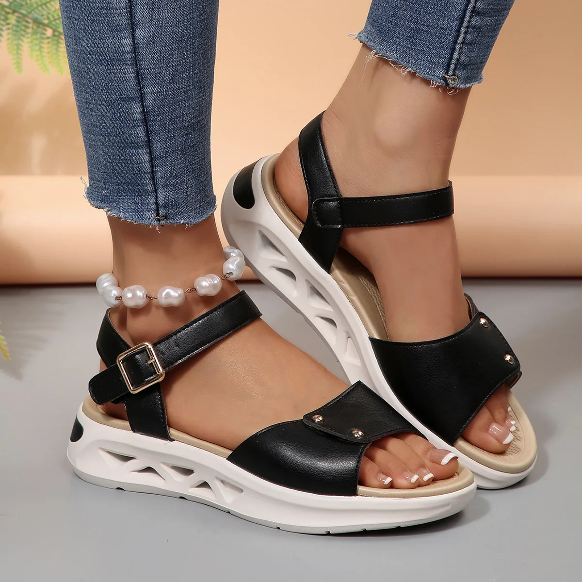 The 2025 new style of fashionable and casual summer versatile wedge heel one-line sandals and beach shoes