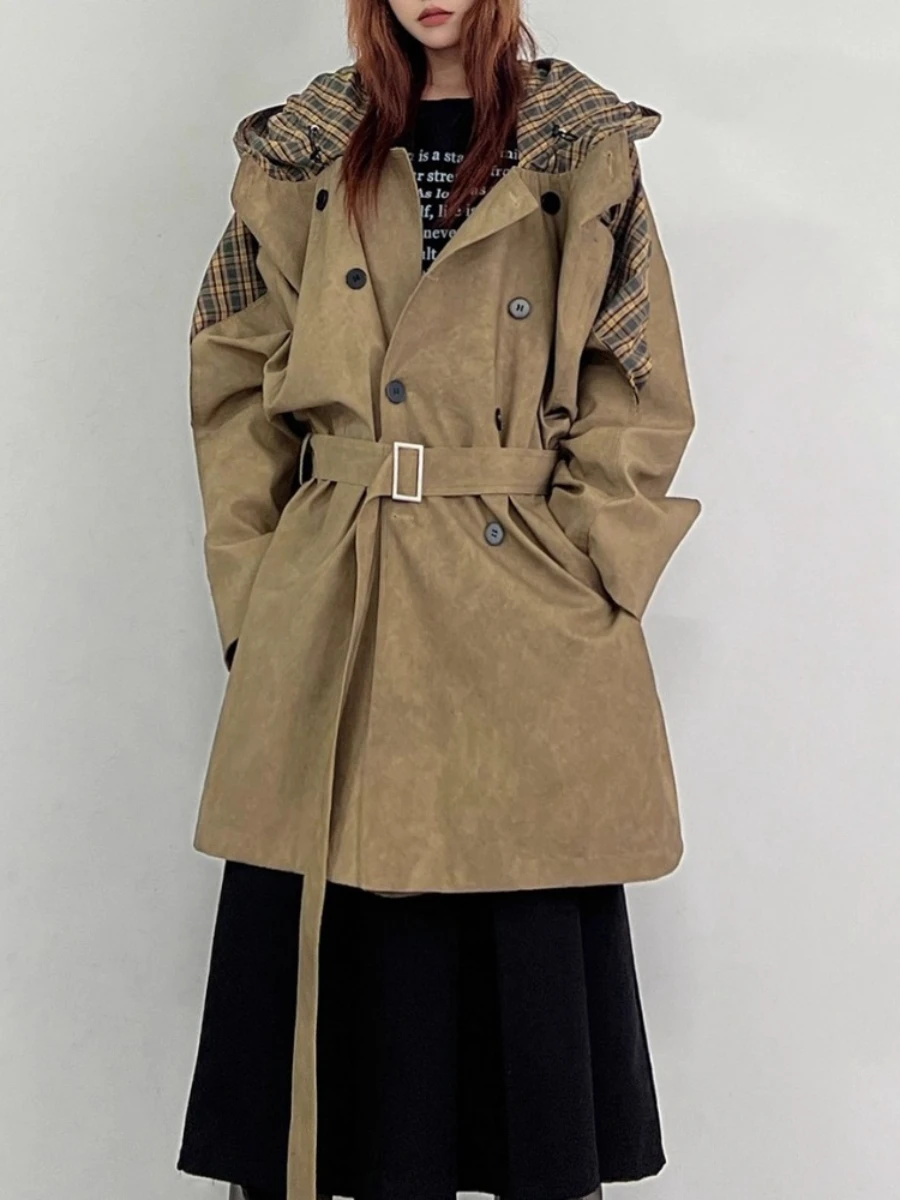 TWOTWINSTYLE Hit Color Loose Spliced Belt Vintage Trenchs for Women Hooded Collar Long Sleeves Tunic Temperament Trench Female