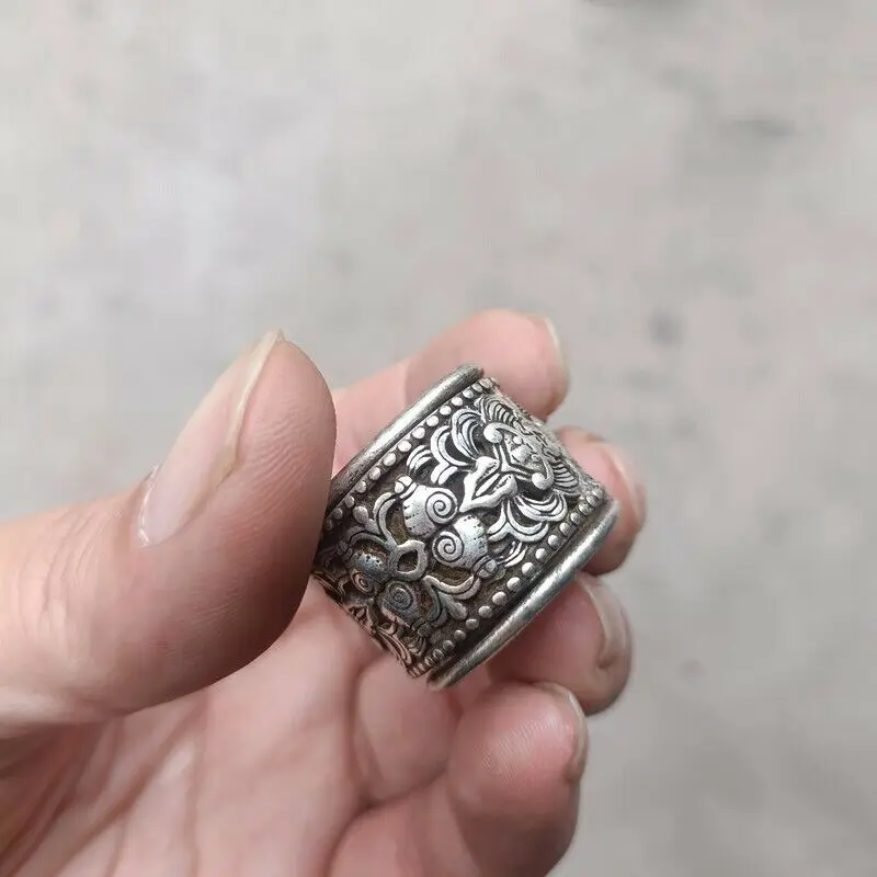 Exquisite Old Chinese Tibet Silver Handcarved Bat Ring Statue