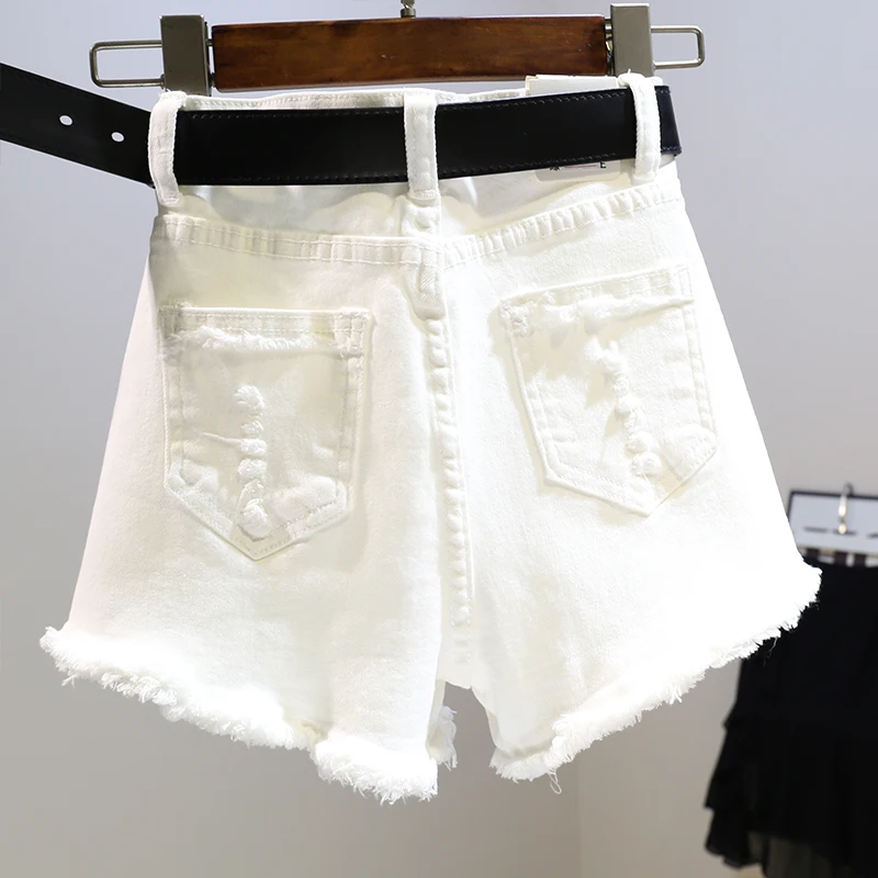 Denim shorts met bloemenborduurwerk Nieuwste zomeroutfit voor dames met losse Europese slanke witte korte jeansbroek met hoge taille