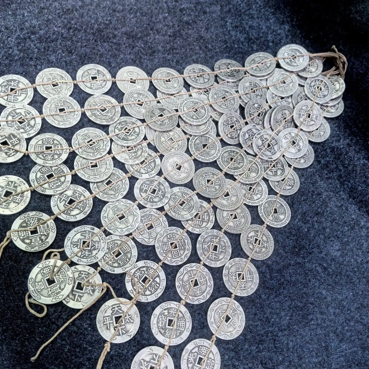 The Ten Emperors of the Taiping Flower of the World are 4.3cm in a string