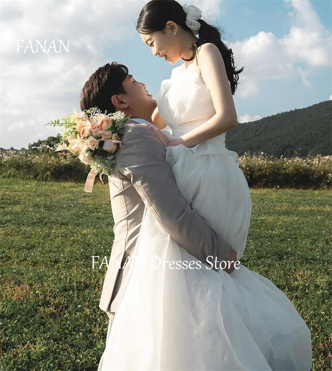 

FANAN Korea Strapless Ivory Sleeveless Ruched Wedding Dresses 웨딩드레스 Tulle A-Line Simple Custom Made Bride Gowns Plus Size